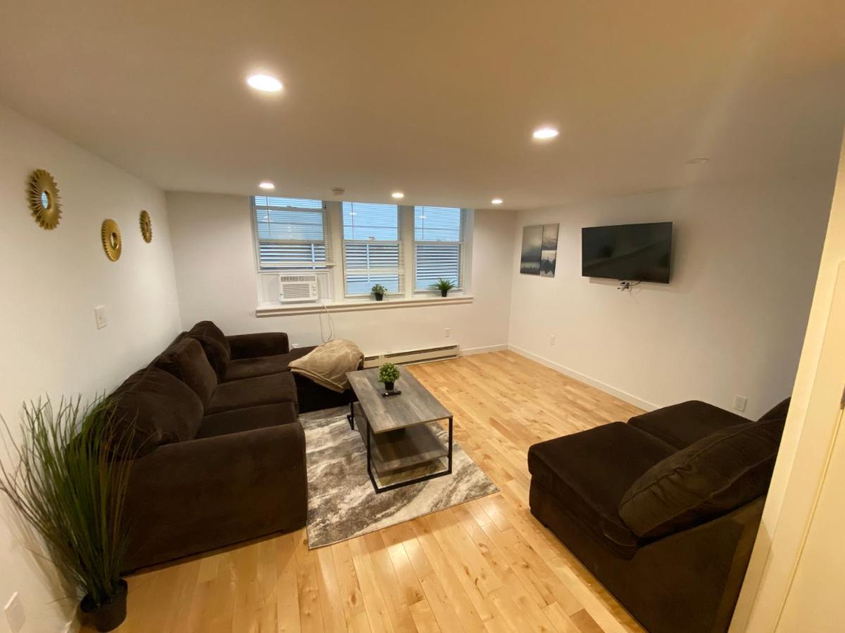 Brand New 2 Bed 2 Bath Centrally Located Apartamento *